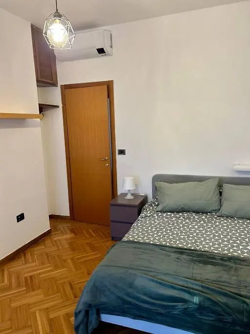 Porta Genova Suite Modern House Milánó 0*,